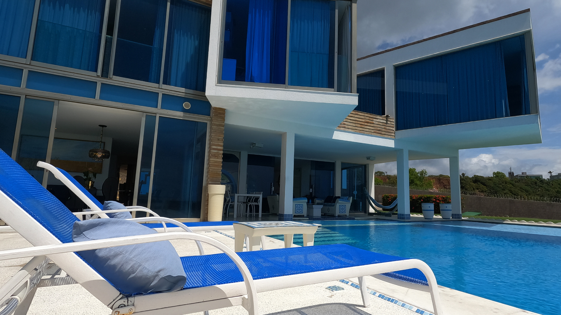 Mansão contemporânea com vista para o mar 4