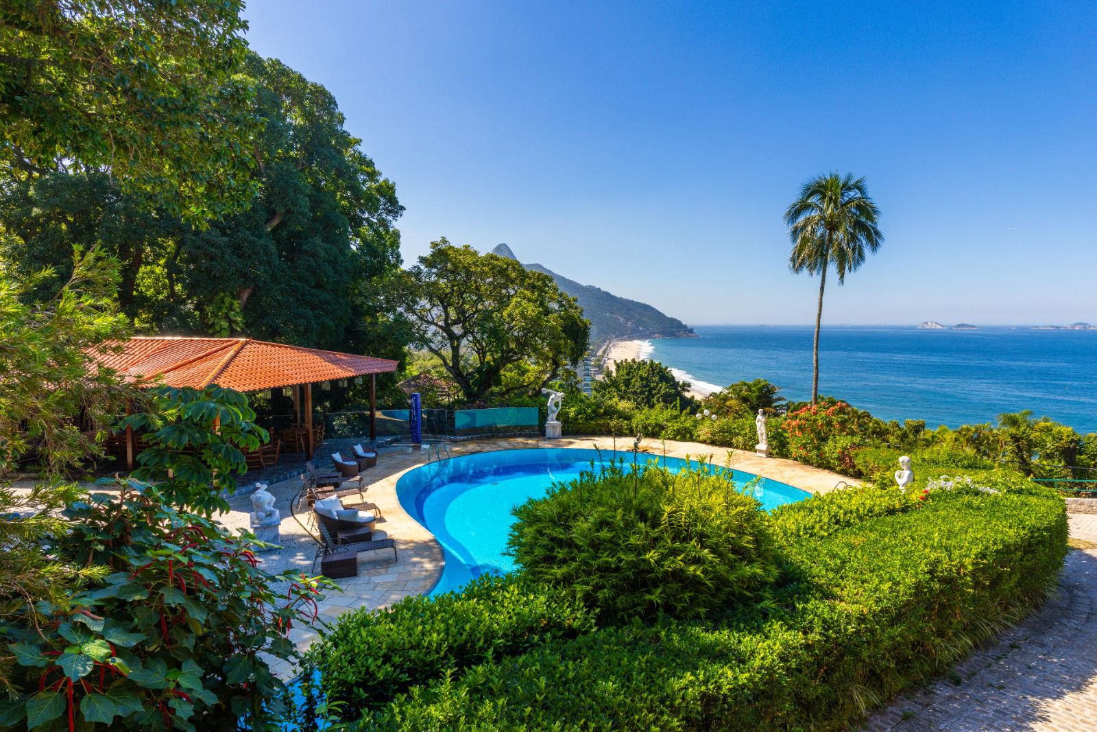 Mansão renovada com vista para a Pedra da Gávea 2